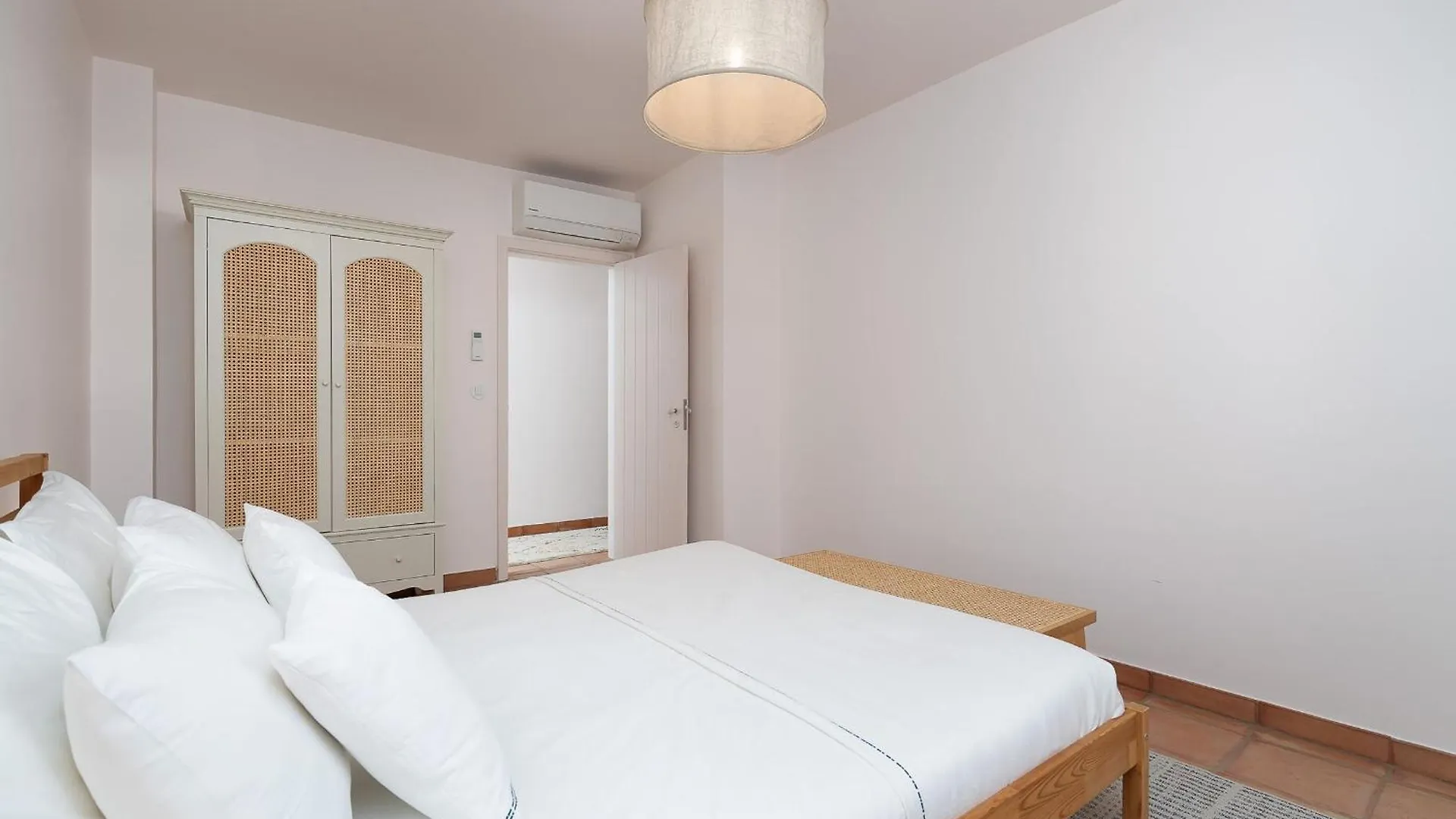 Vila Ramalhete W/ 3 Bdr & Balcony By Lovelystay Altura